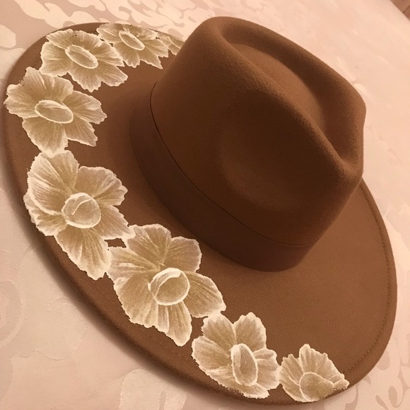 PRO Hats Accessories - Ladies, Tan Felt, Hand Painted, Cowboy Hat NWT. Brand New